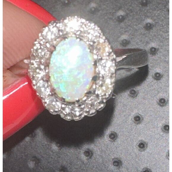 18K White Gold & Opal Ring Surrounded By Diamonds, Size 6 1/2 - Picture 3 of 3